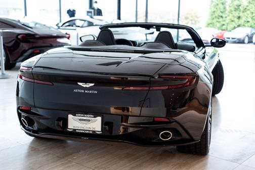 Photo 5 of 27 of 2019 Aston Martin DB11 Volante